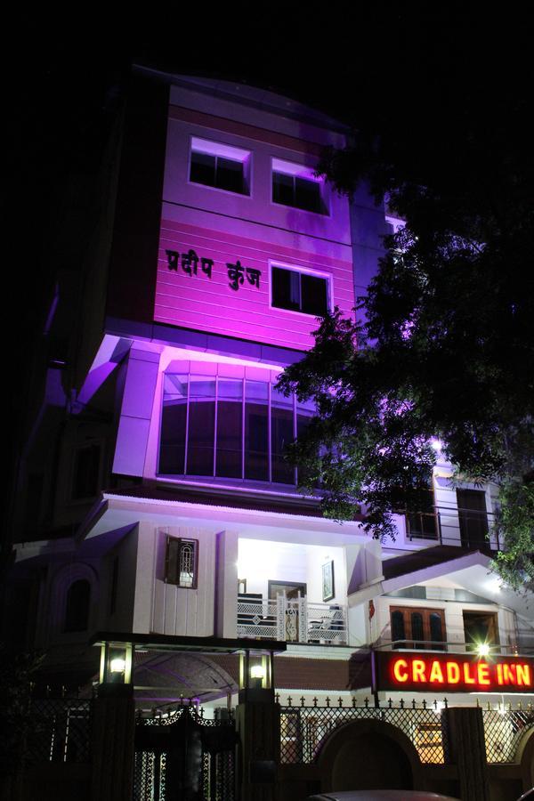 Hotel Cradle Inn Ранчи Экстерьер фото