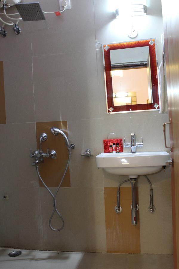 Hotel Cradle Inn Ранчи Экстерьер фото